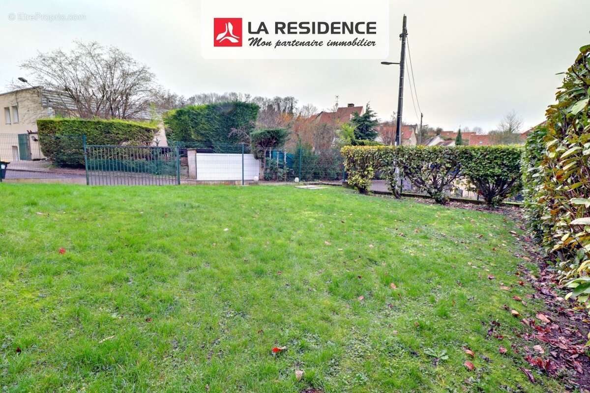 Maison à MAURECOURT