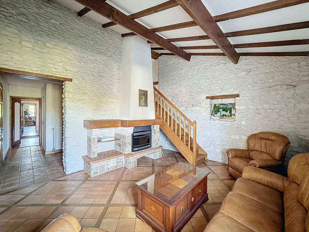 Maison à CHATEAUBERNARD