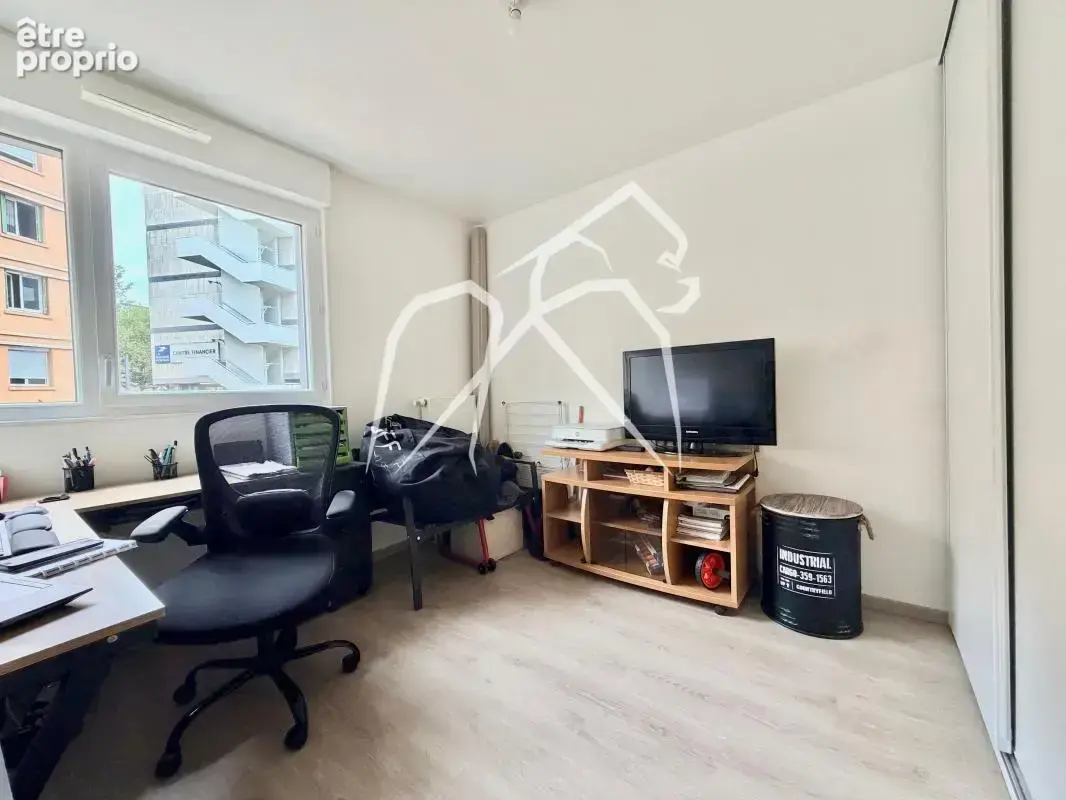Appartement  3 pièces  2 chambres  Parking et balcon  Rouen Gauche  58.52 m² - photo 4