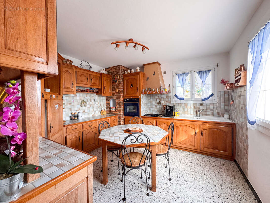 Charmante maison avec dépendances et terrain   Pélussin (42) - photo 10