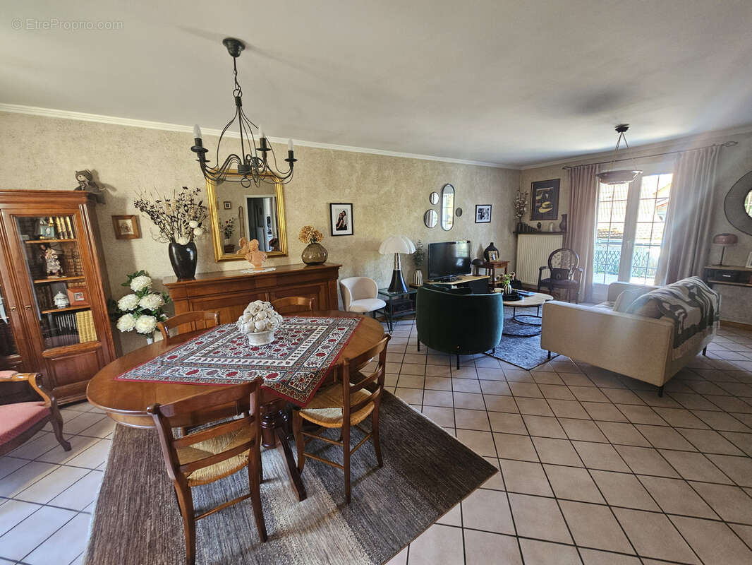 Maison à SAINT-REMY-LES-CHEVREUSE