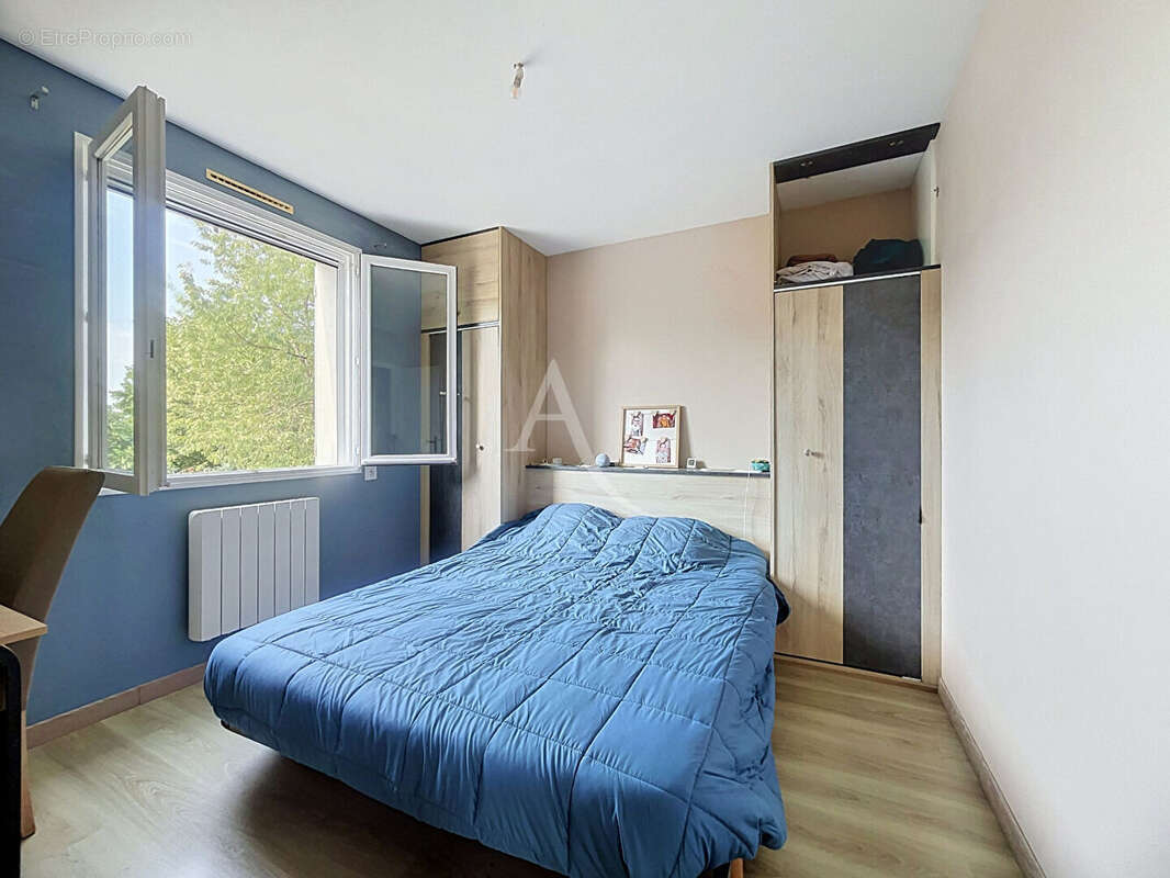 À vendre - Maison familiale avec vie de plain-pied à Combrée - Ombrée d'Anjou - photo 8