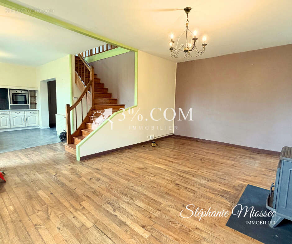 Maison à SAINT-VRAN