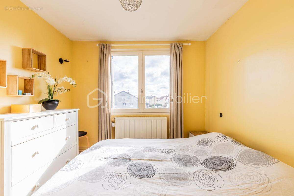 Appartement à PARAY-VIEILLE-POSTE