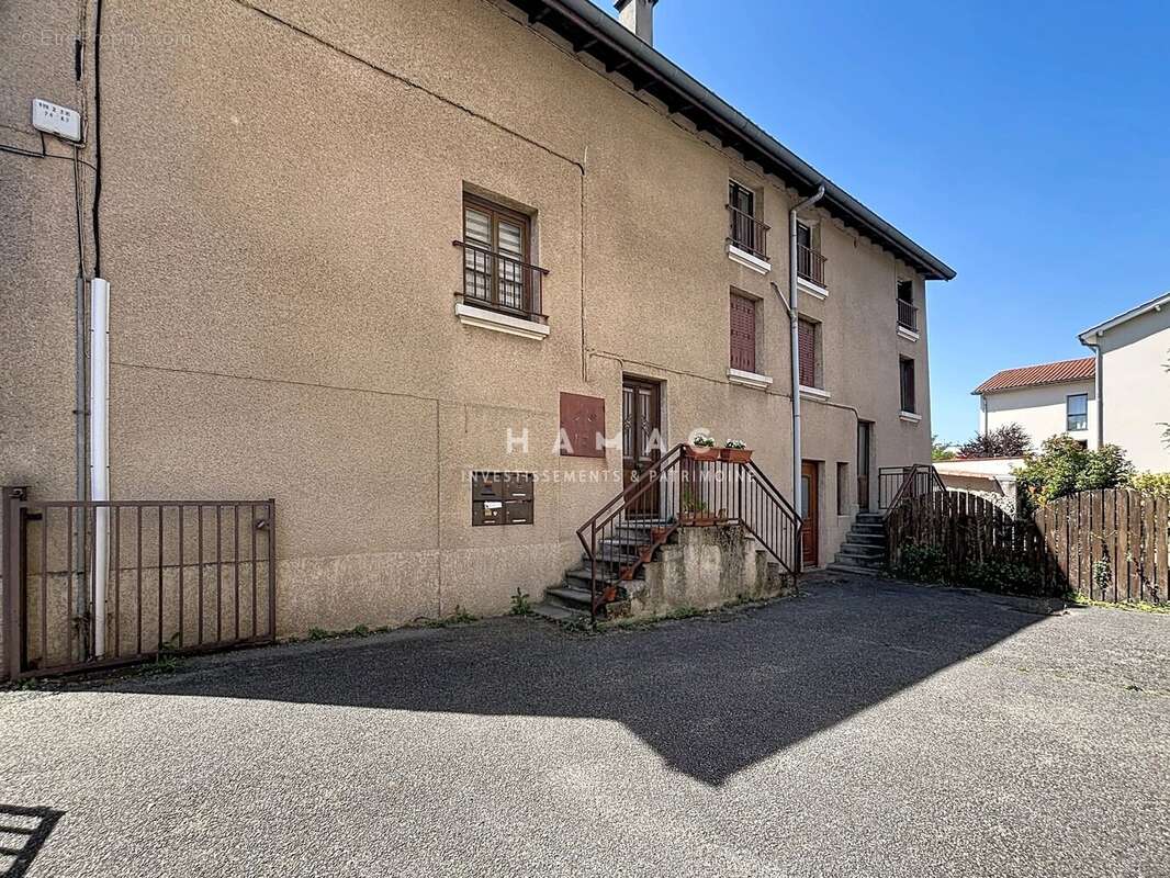 Appartement 3 pièces de 48 m² à rénover à Francheville - photo 2