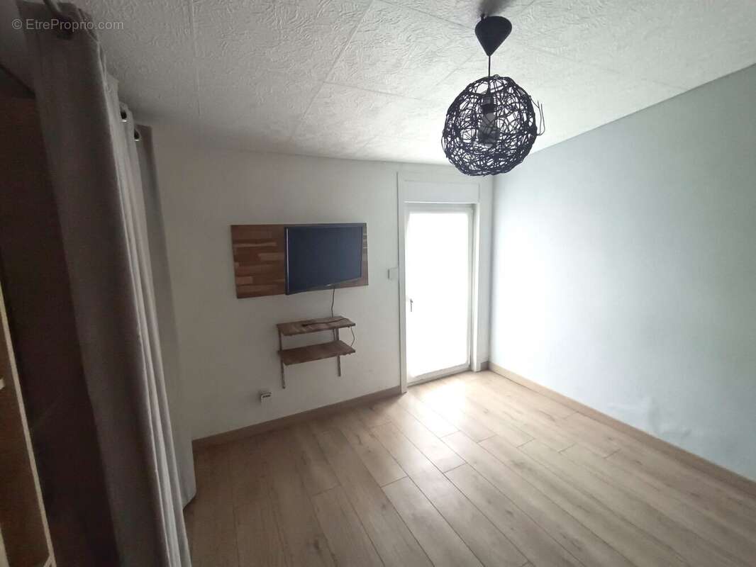 Maison à NEUVILLE-EN-FERRAIN