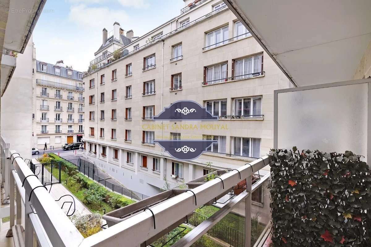 Appartement à PARIS-15E