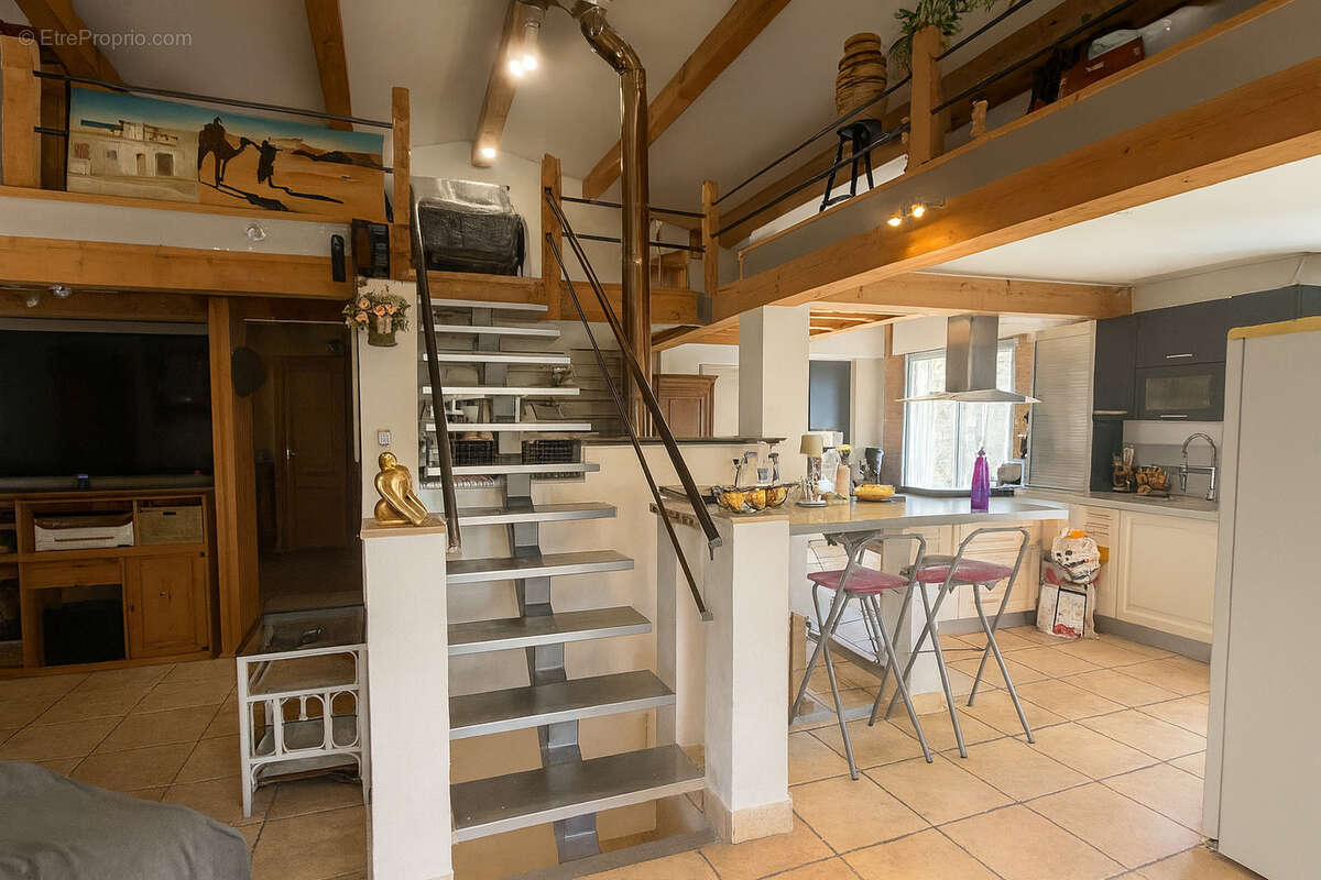 Maison à SOLLIES-PONT