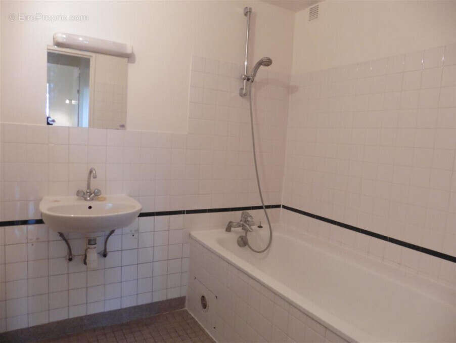 Appartement à PARIS-14E