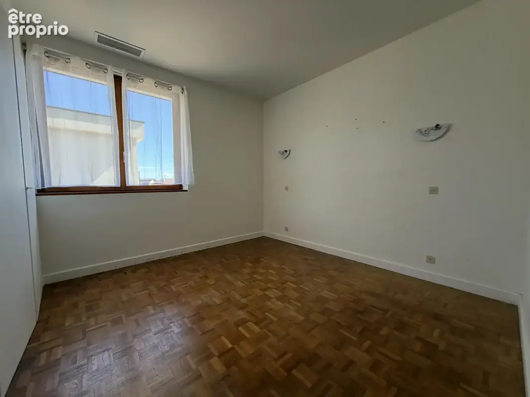 Ripailles, Thonon, Maison individuelle sur 1500 m2 de terrain. - photo 4