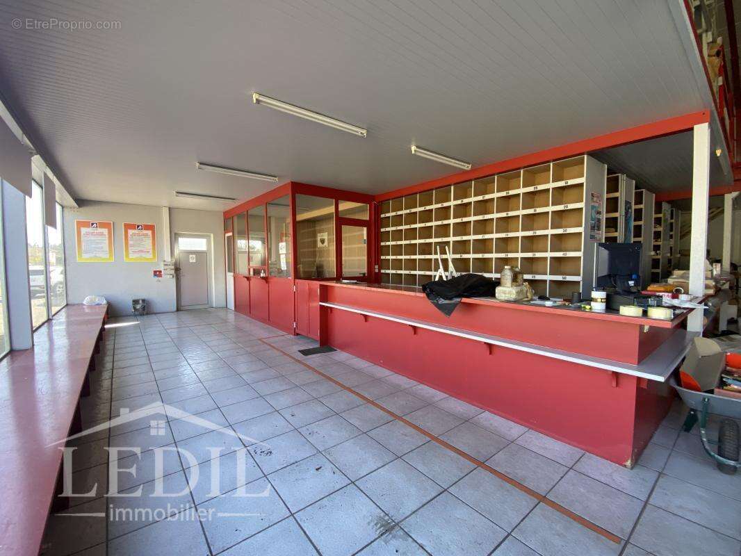 Commerce à CAZAUBON