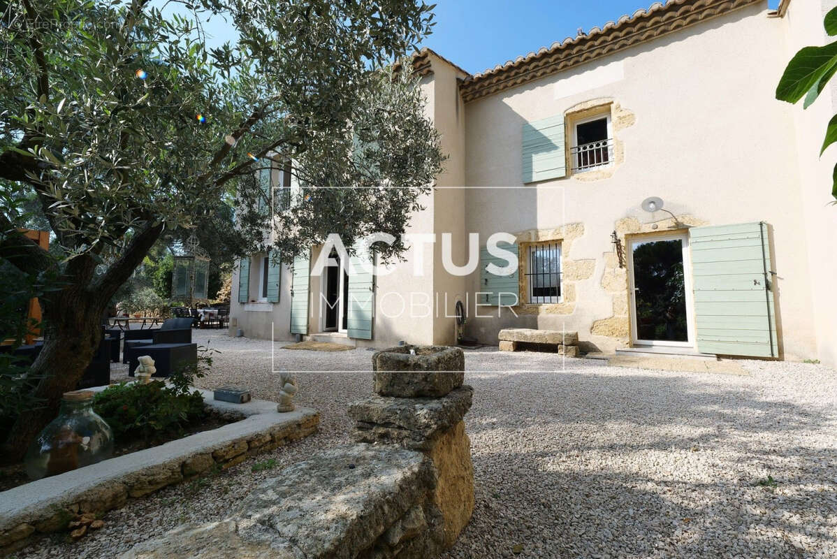 Maison 186 m² à Salon-De-Provence  - photo 8