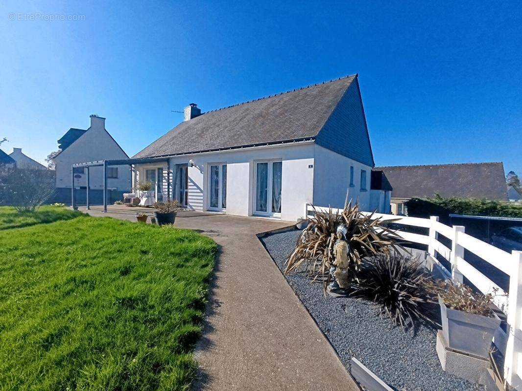 Maison à NOYAL-PONTIVY