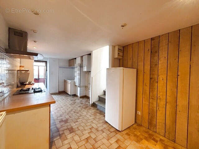EXCLUSIVITE, maison 2 chambres, terrasse, jardin et dépendance en quartier historique. - photo 6