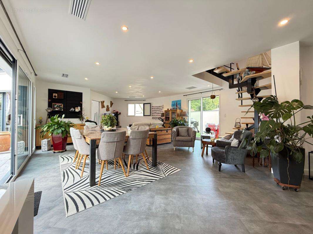 Maison à SAINT-SULPICE-DE-ROYAN