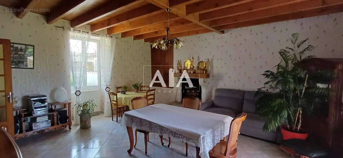 Maison à BRETTES