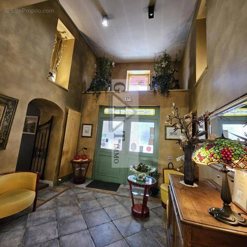 Commerce à OZOIR-LA-FERRIERE