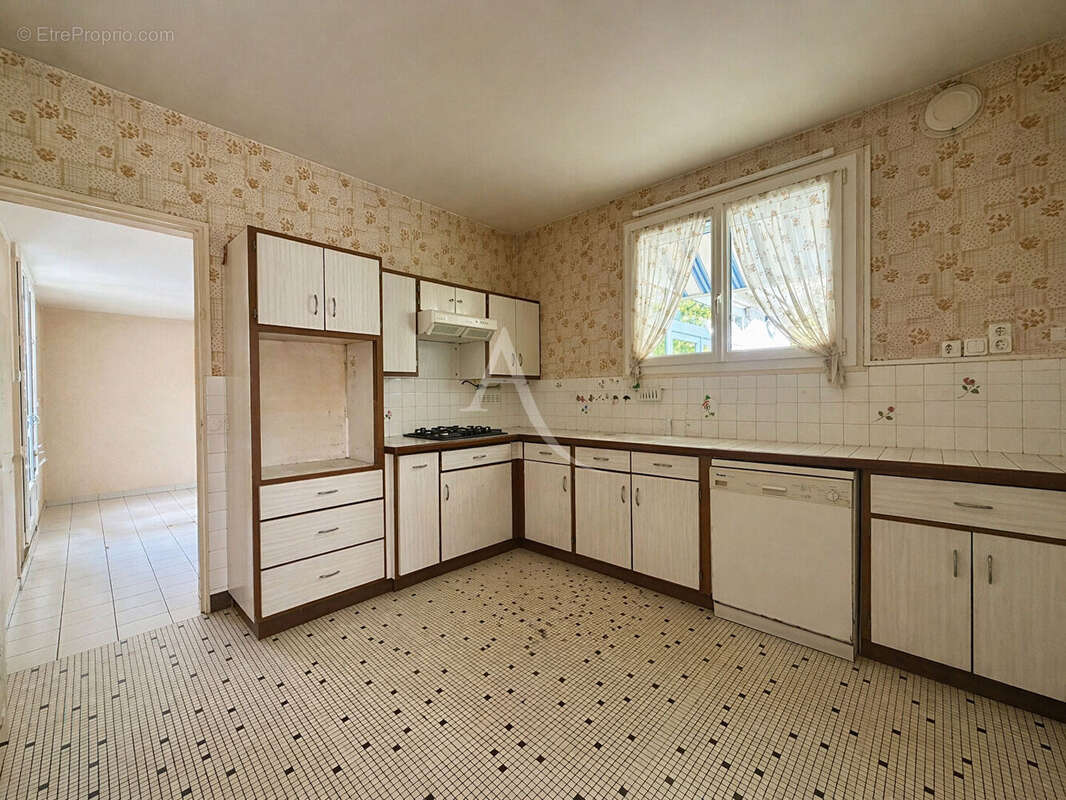 Maison Rochecorbon 10 pièce(s) 226 m2 - photo 5