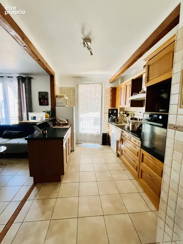 Appartement T4 vendu loué avec balcon et cave à Marseille 3ème - photo 2