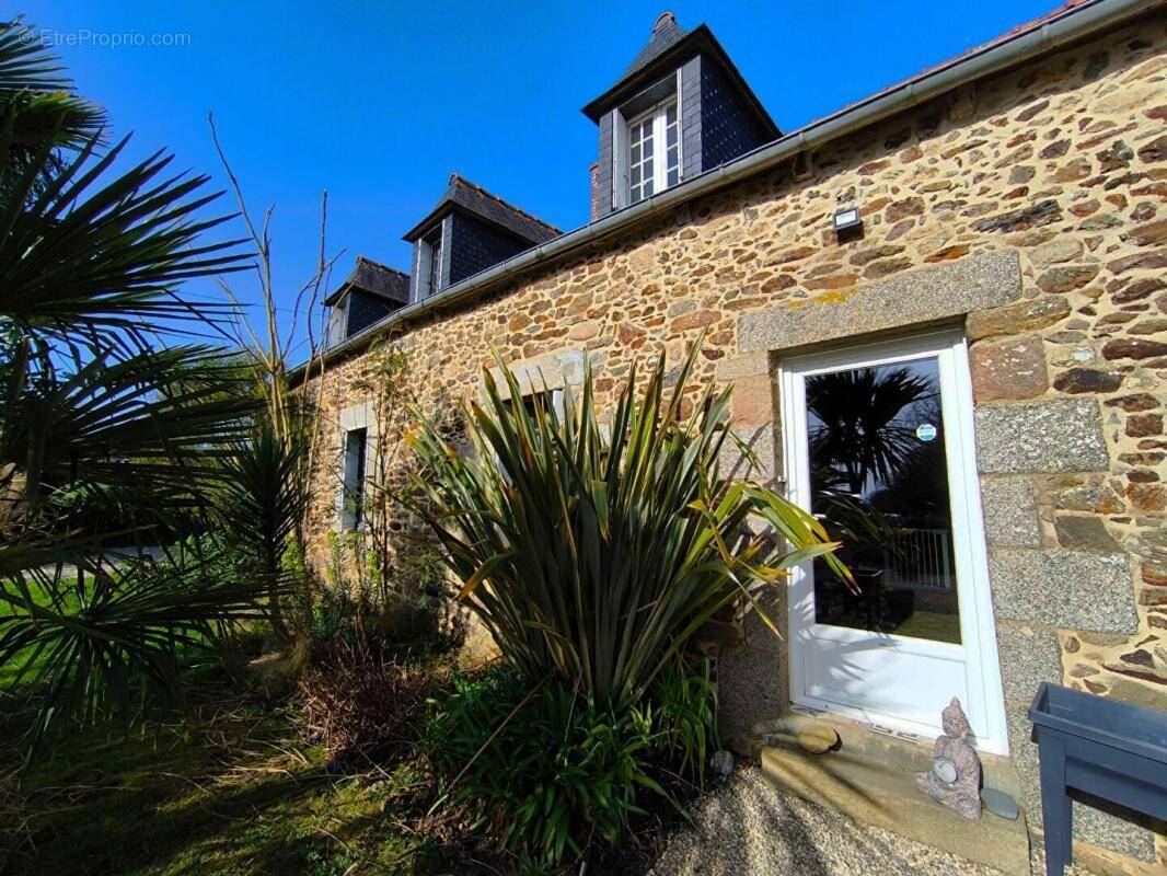 Maison à PLOEZAL