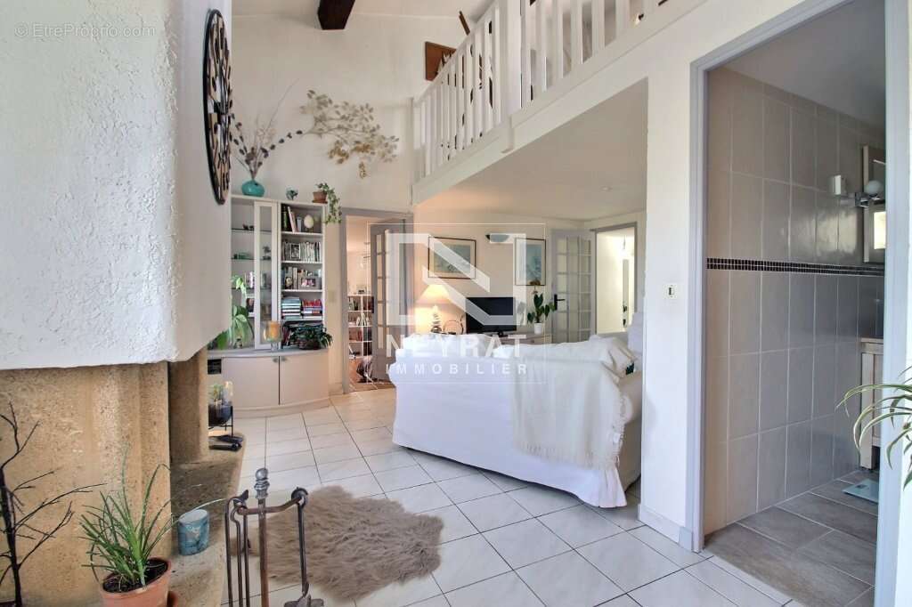 Mas en pierre a fayence var - magnifique jardin 3500m²  avec piscine - bassin et forage - photo 10