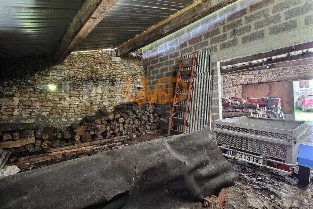 Commerce à LA CHAPELLE-DES-POTS