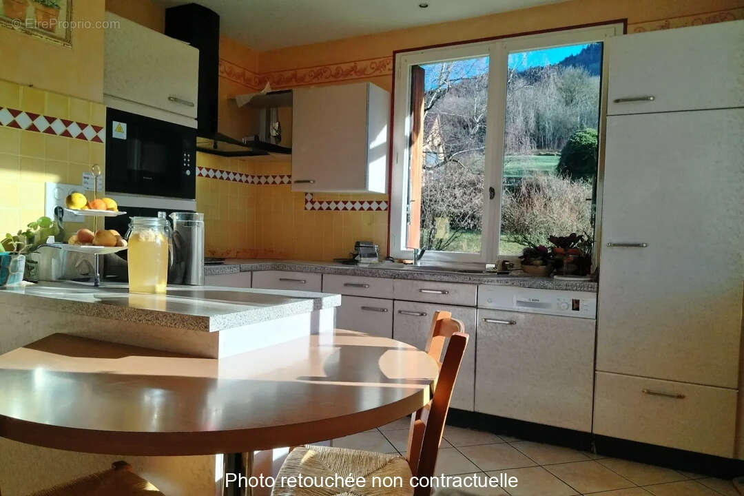 Appartement à SALINS-LES-BAINS
