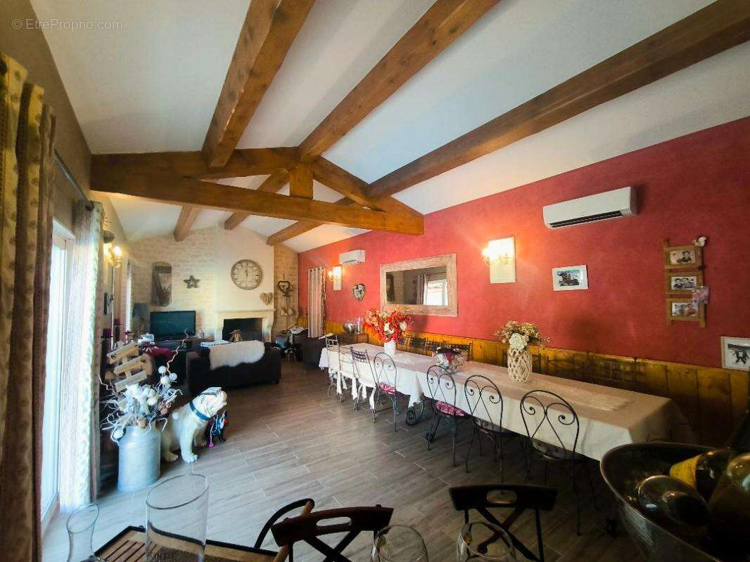 Maison à PERNES-LES-FONTAINES