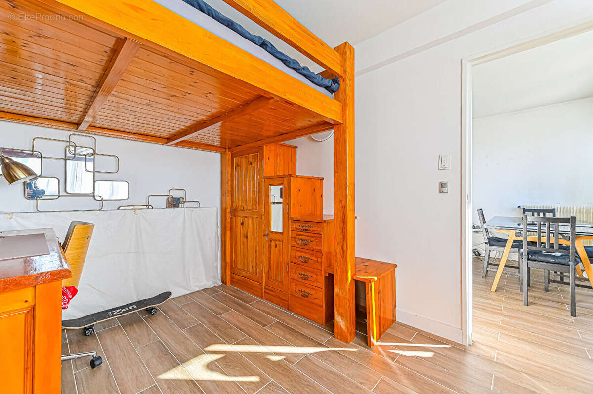 Appartement à PARIS-19E