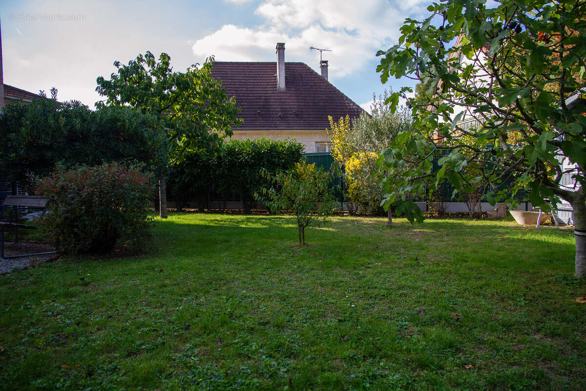 Maison à VILLENEUVE-LE-ROI