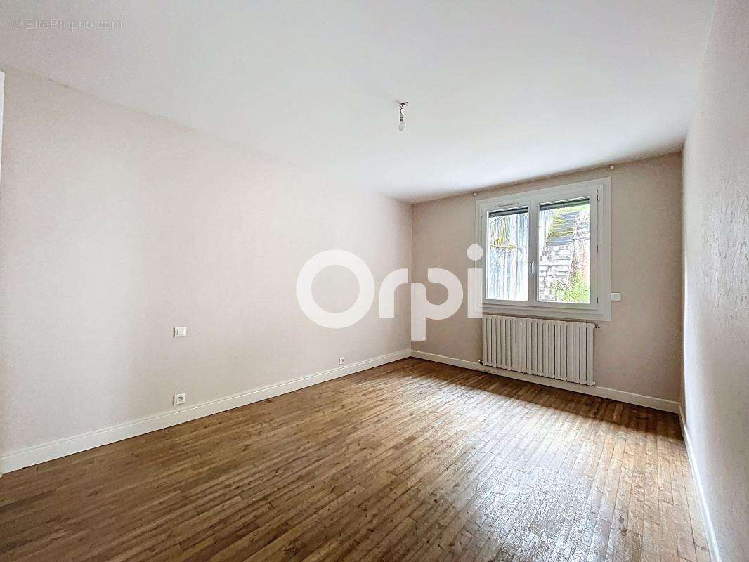 Appartement à BRIVE-LA-GAILLARDE