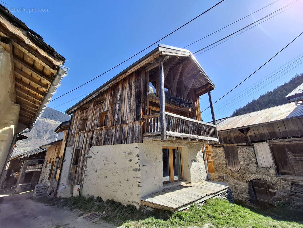 Maison à LA PERRIERE