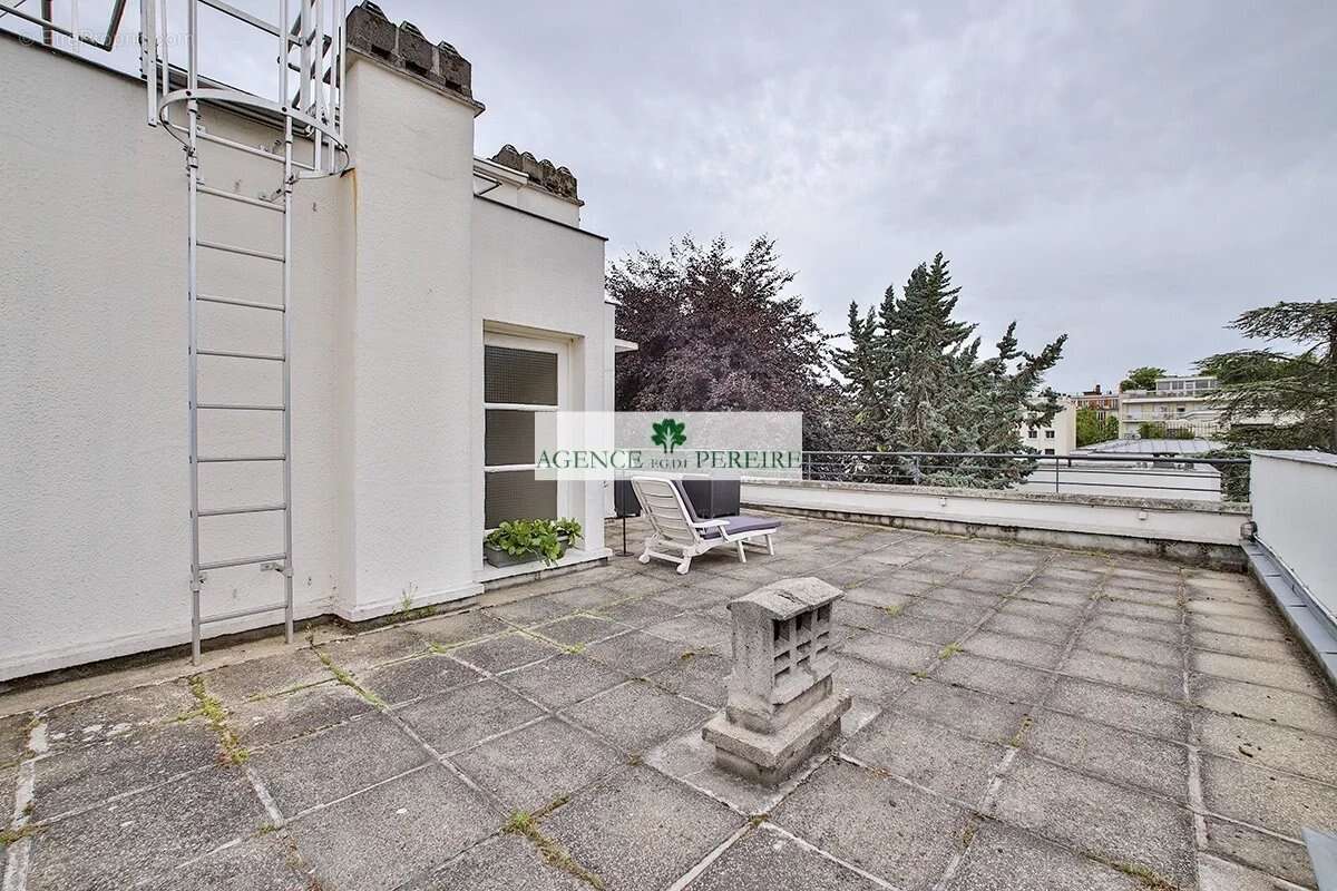 Appartement à NEUILLY-SUR-SEINE