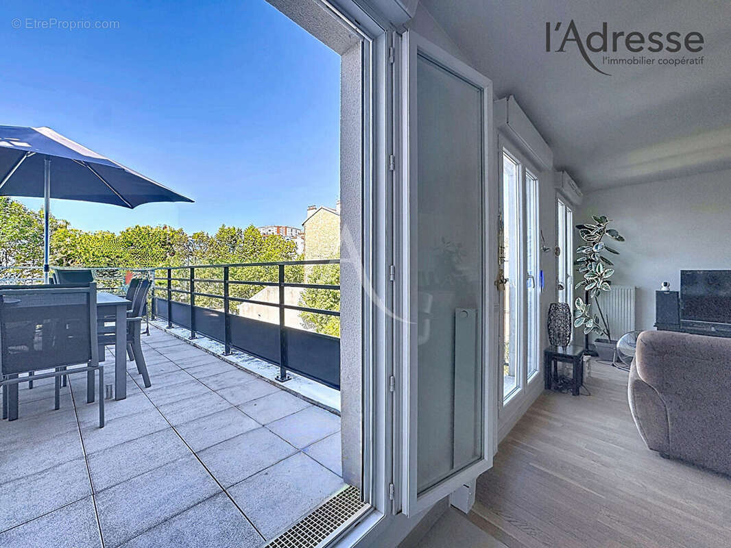 PUTEAUX/ République - Appartement 3 pièces 62m² - 1 Terrasse 16m²  - 1 Parking - 1 Cave - photo 6