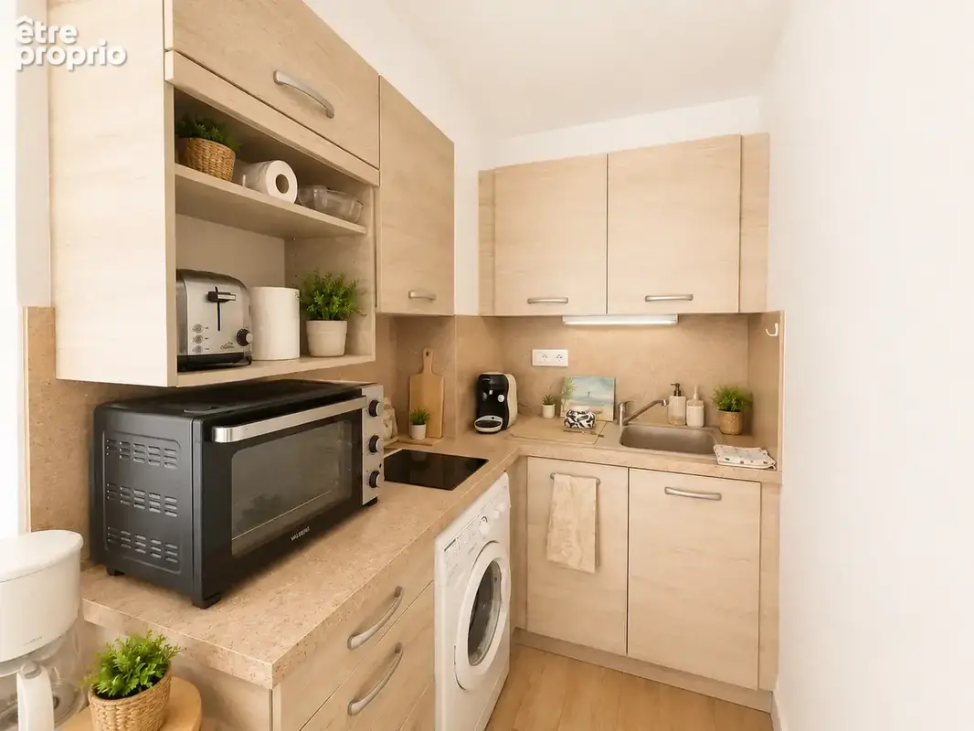 LE LAVANDOU   Appartement 2 pièces avec loggia   Parking privatif   Vendu loué - photo 3