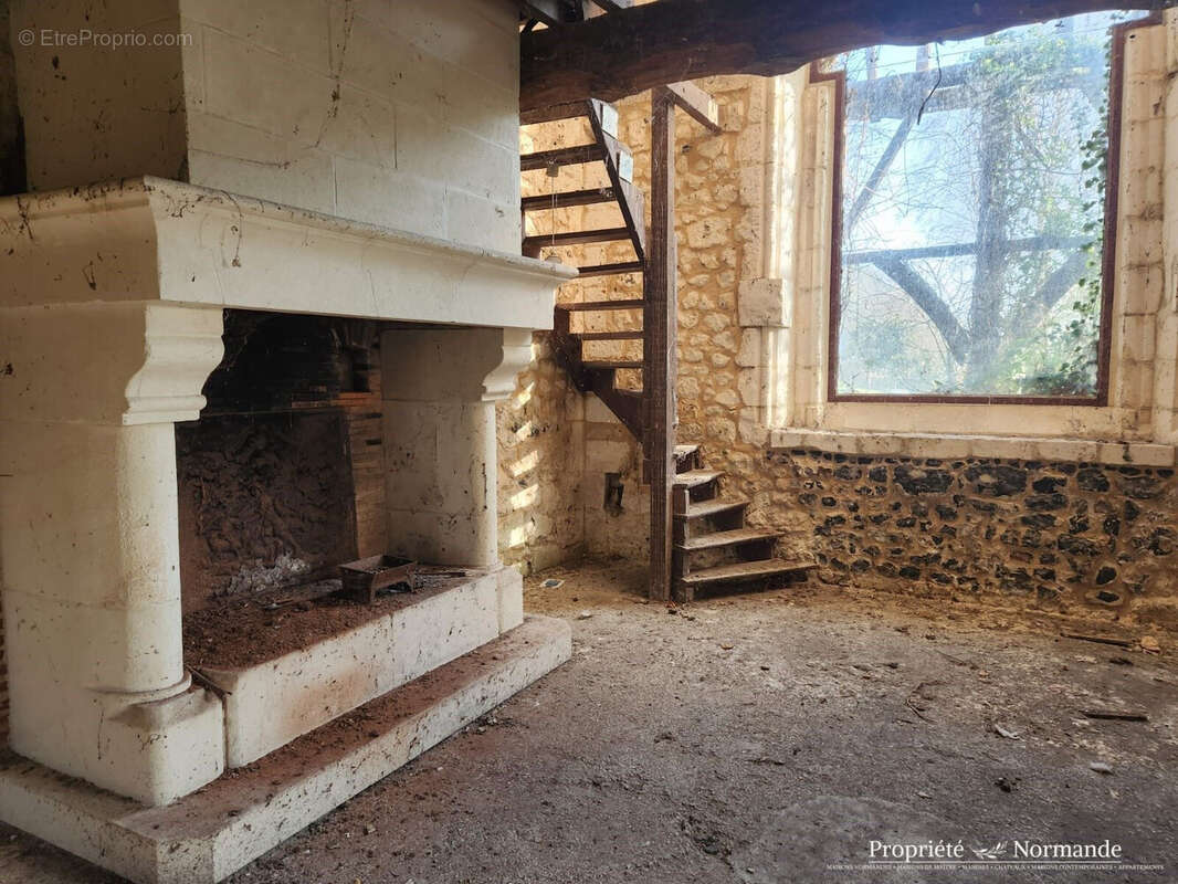 Maison à SAINT-SAMSON-DE-LA-ROQUE