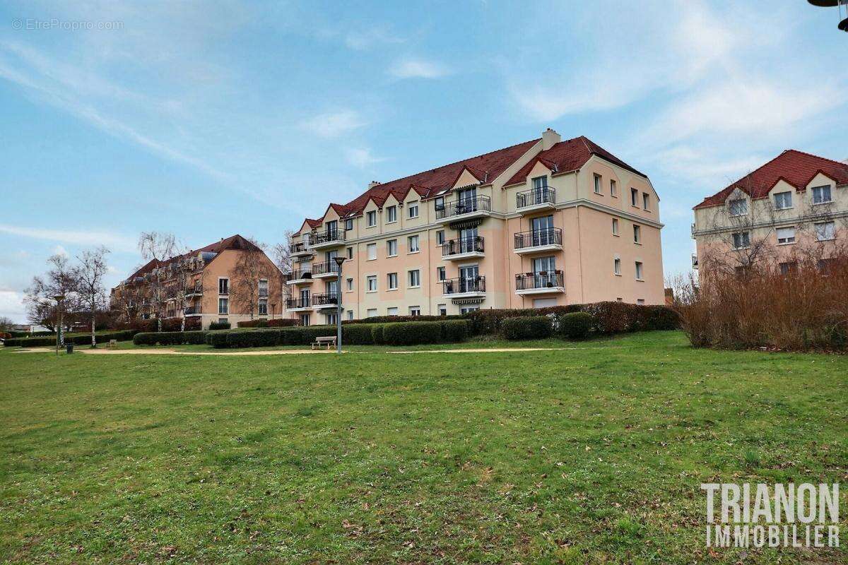 Appartement à VILLEPREUX