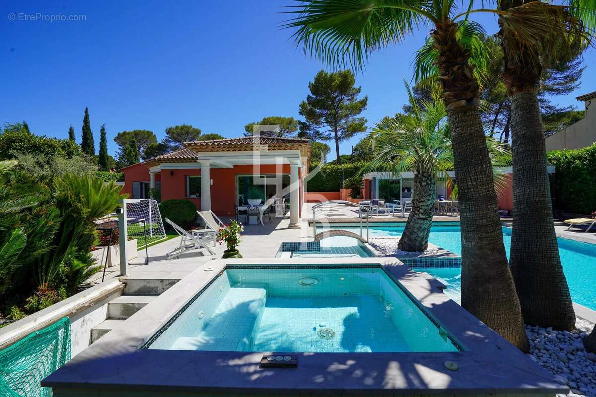 Maison à MOUGINS