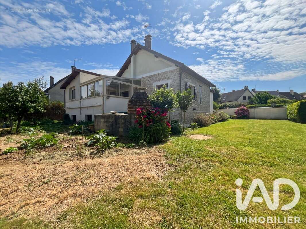 Maison 110 m² à Brie-Comte-Robert  - photo 4