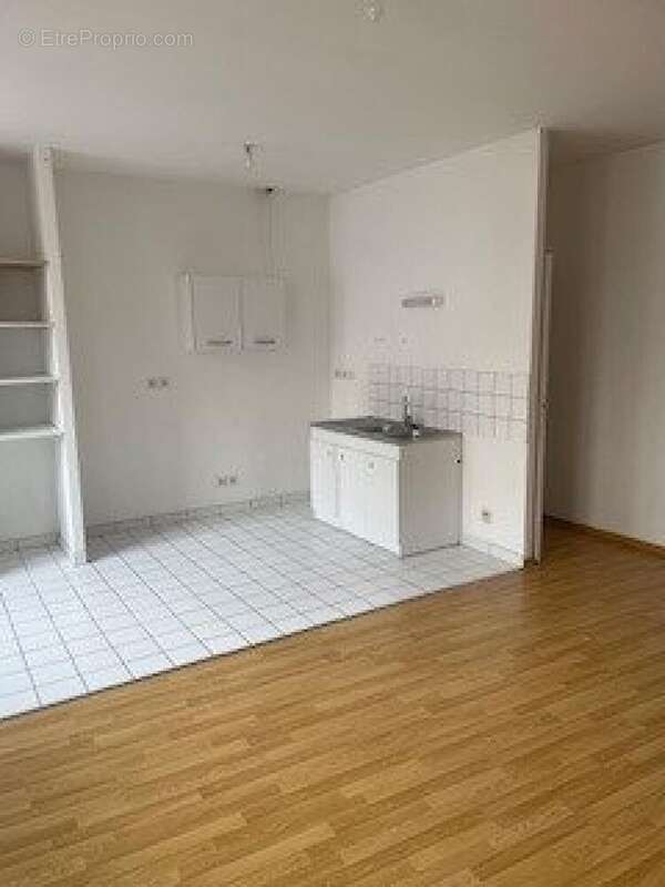 Appartement 56 m² à Saint-Etienne  - photo 2