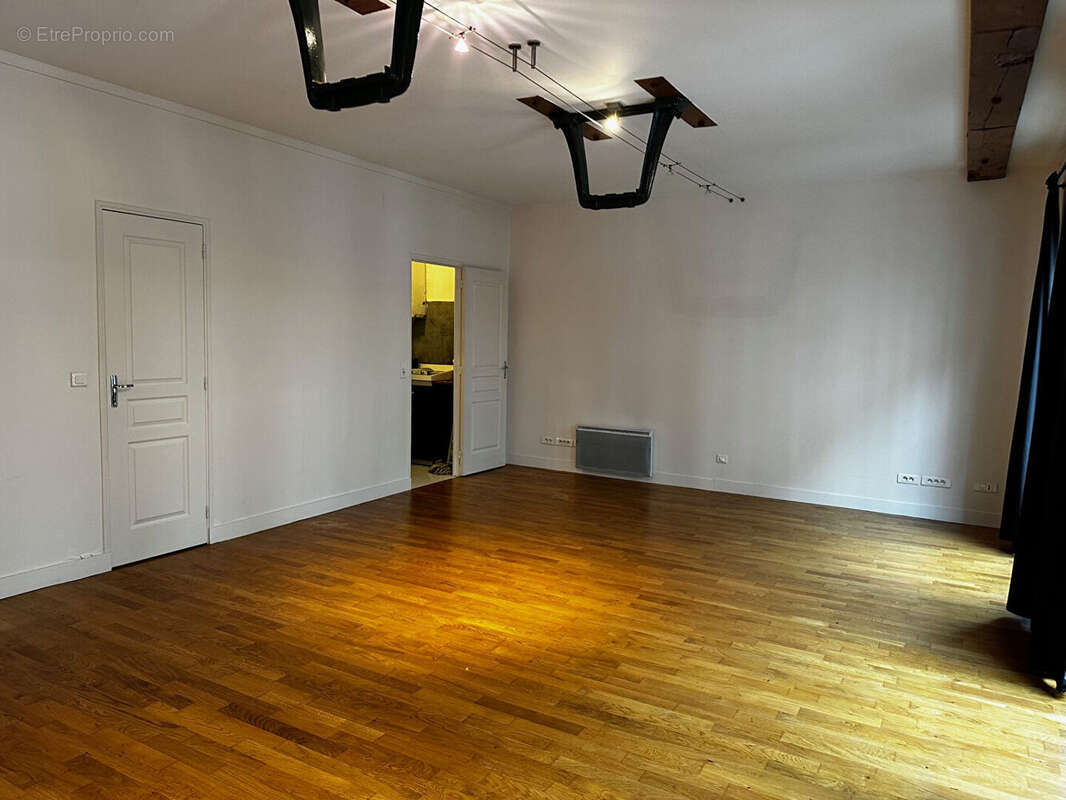 Appartement à PARIS-11E