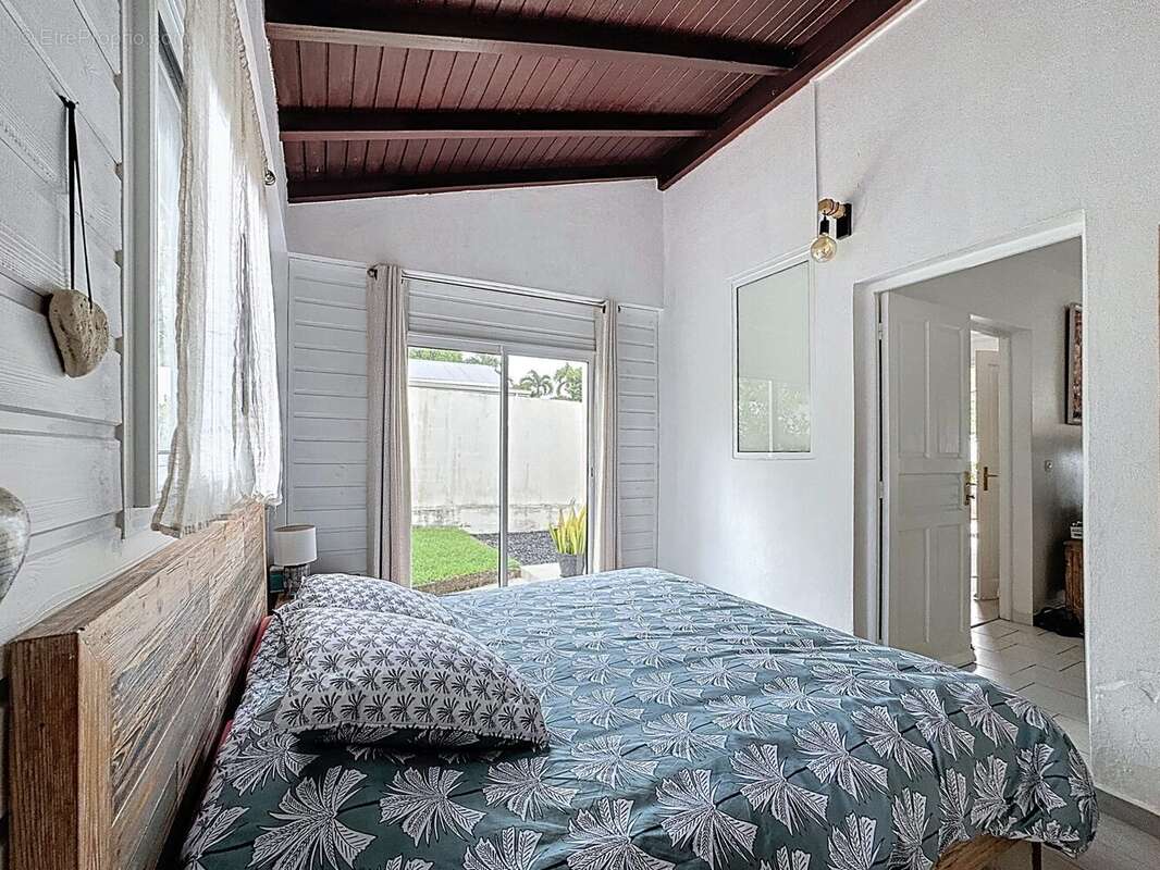 Maison 74 m² à Saint-Francois  - photo 9