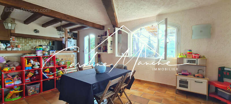 Maison à LA FARE-LES-OLIVIERS