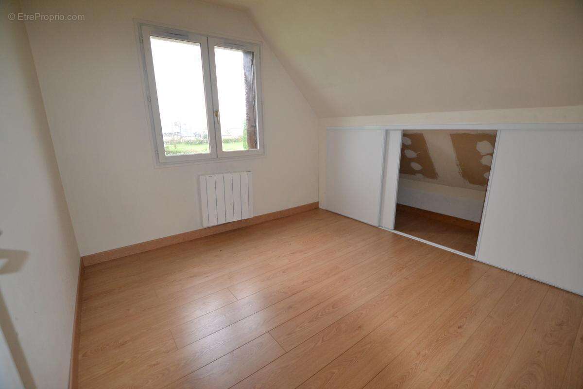 Maison à AVREMESNIL