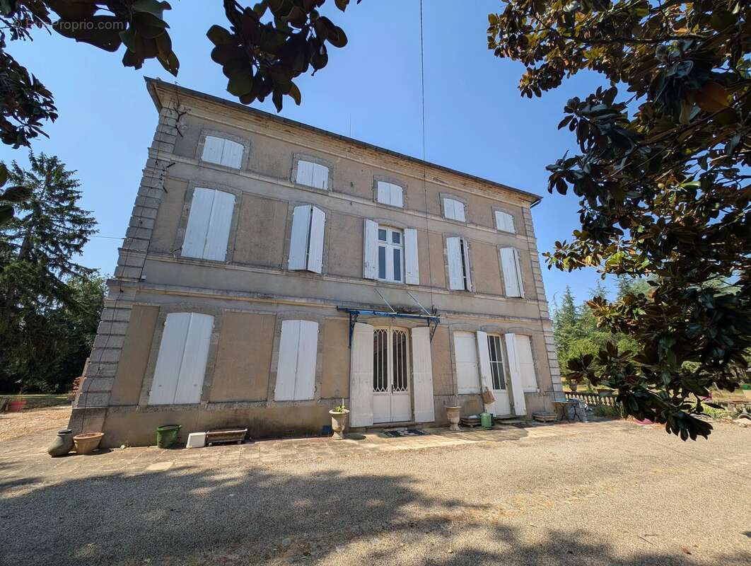 Beau Manoir avec près de 50 hectares de terrain proche de toutes les commodités - photo 22