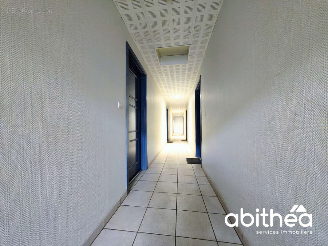 Appartement T2 avec terrasse, piscine et parking   Le confort d'une résidence récente dans un environnement pa - photo 14