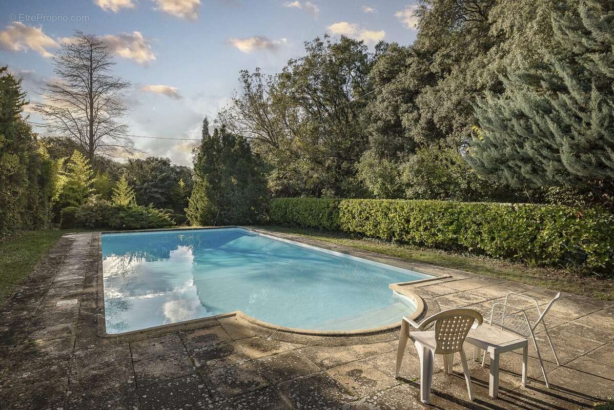 Maison 200 m² à Aix-En-Provence  - photo 3