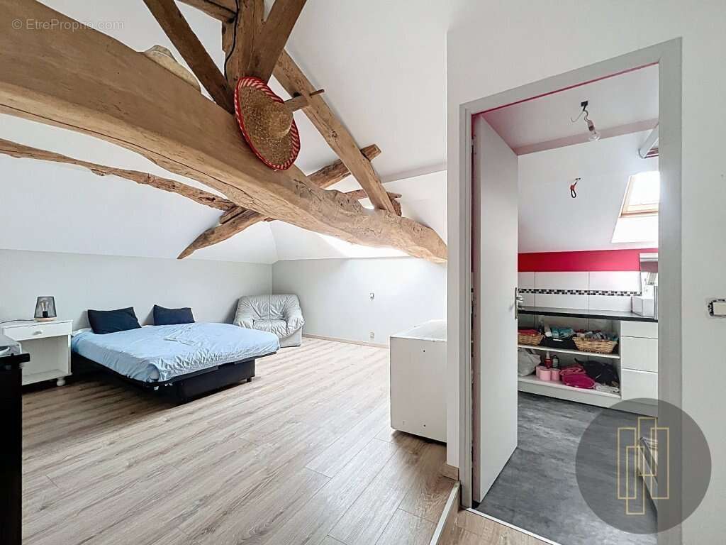 Maison à MONTMERLE-SUR-SAONE