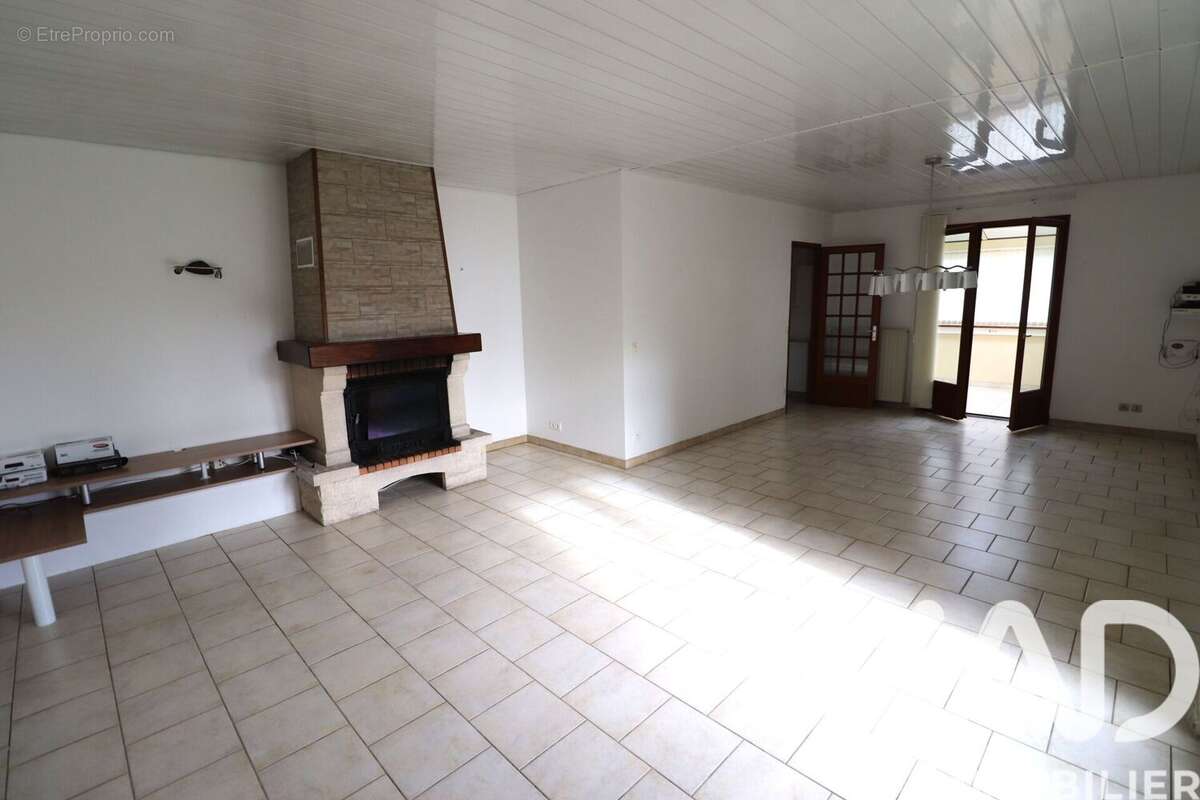 Maison 111 m² à Saint-Martin-D'ary  - photo 7