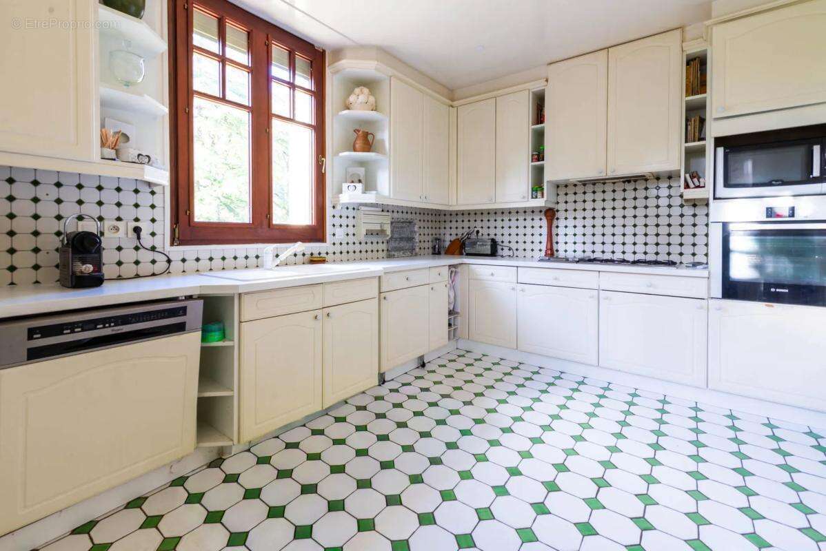 Maison à MAISONS-LAFFITTE